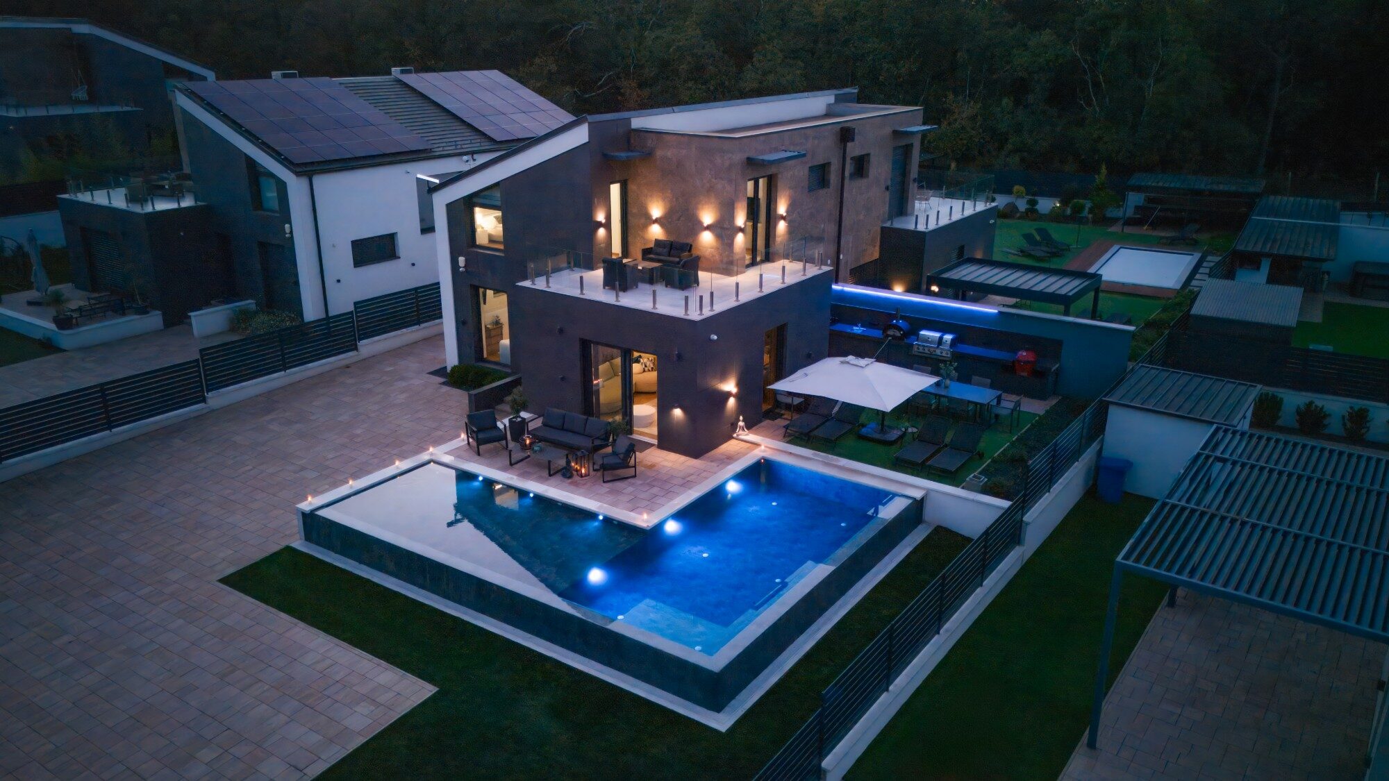 Villa Porta Verde IV modern pool villa with infinity pool